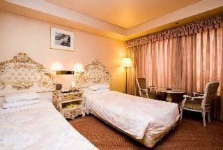 Hotel Capital photo 1