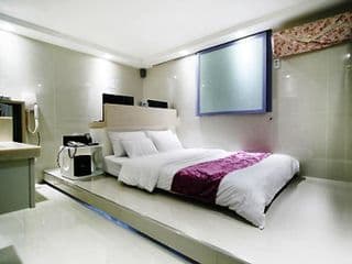 MW Hotel photo 1