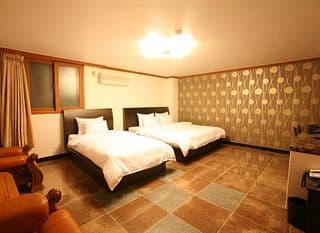 New World Hotel photo 3