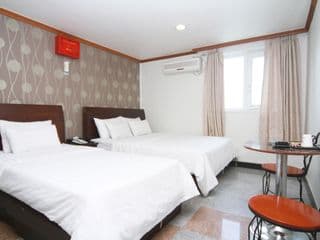 New World Hotel photo 4