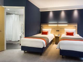 Holiday Inn Express London - Watford Junction, an IHG Hotel photo 1