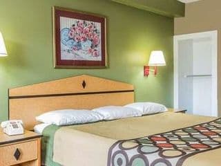 Super 8 By Wyndham Atlanta Northeast Ga photo 1