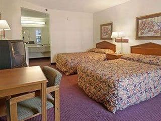 Super 8 By Wyndham Atlanta Northeast Ga photo 3