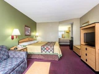 Super 8 By Wyndham Atlanta Northeast Ga photo 4