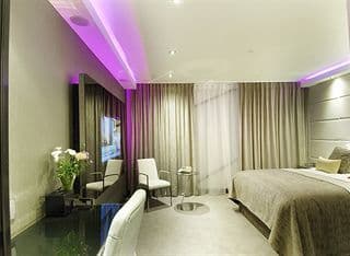 Montcalm East, Autograph Collection photo 3
