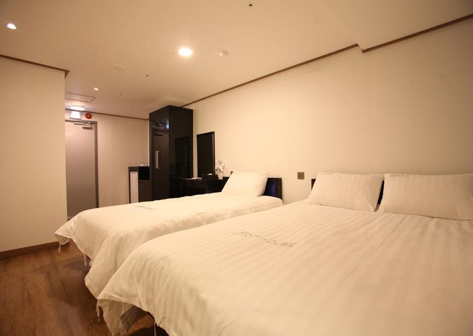 Myeongdong Mom House