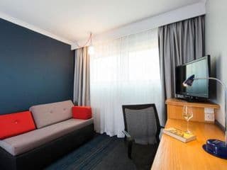 Holiday Inn Express Birmingham Oldbury, an IHG Hotel photo 3
