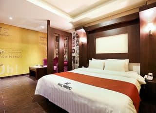 Highland Hotel photo 1