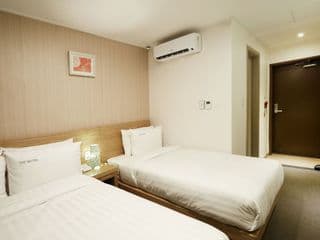 Top Hotel & Residence photo 1