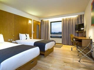 Holiday Inn London West, an IHG Hotel photo 1