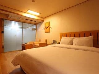 Prince Hotel photo 4