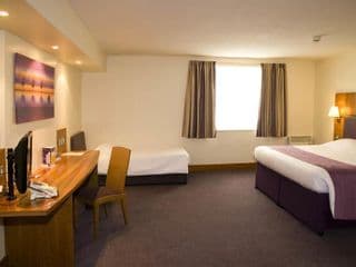 PREMIER INN LONDON WEMBLEY PARK photo 2