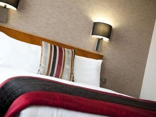 The Clermont London, Victoria photo 3