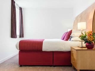 PREMIER SUITES Birmingham photo 4