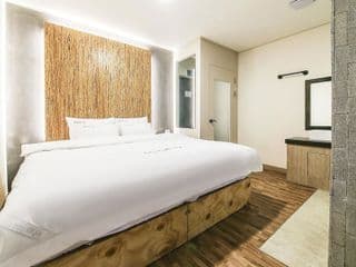 HOTEL 27 photo 3