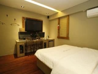 Mac Hotel photo 1