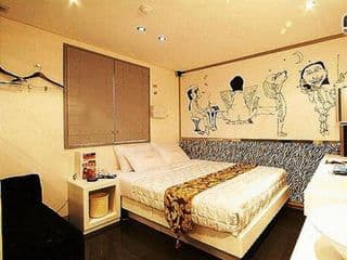 Hotel-D photo 2
