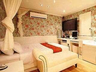 Hotel-D photo 3