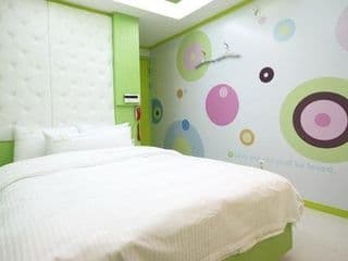 Sangbong Carlton photo 3