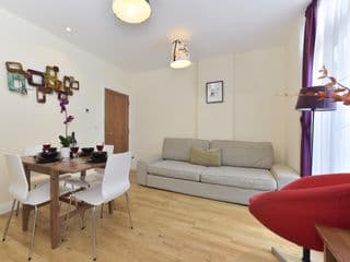 Roseberry Apartments photo 1